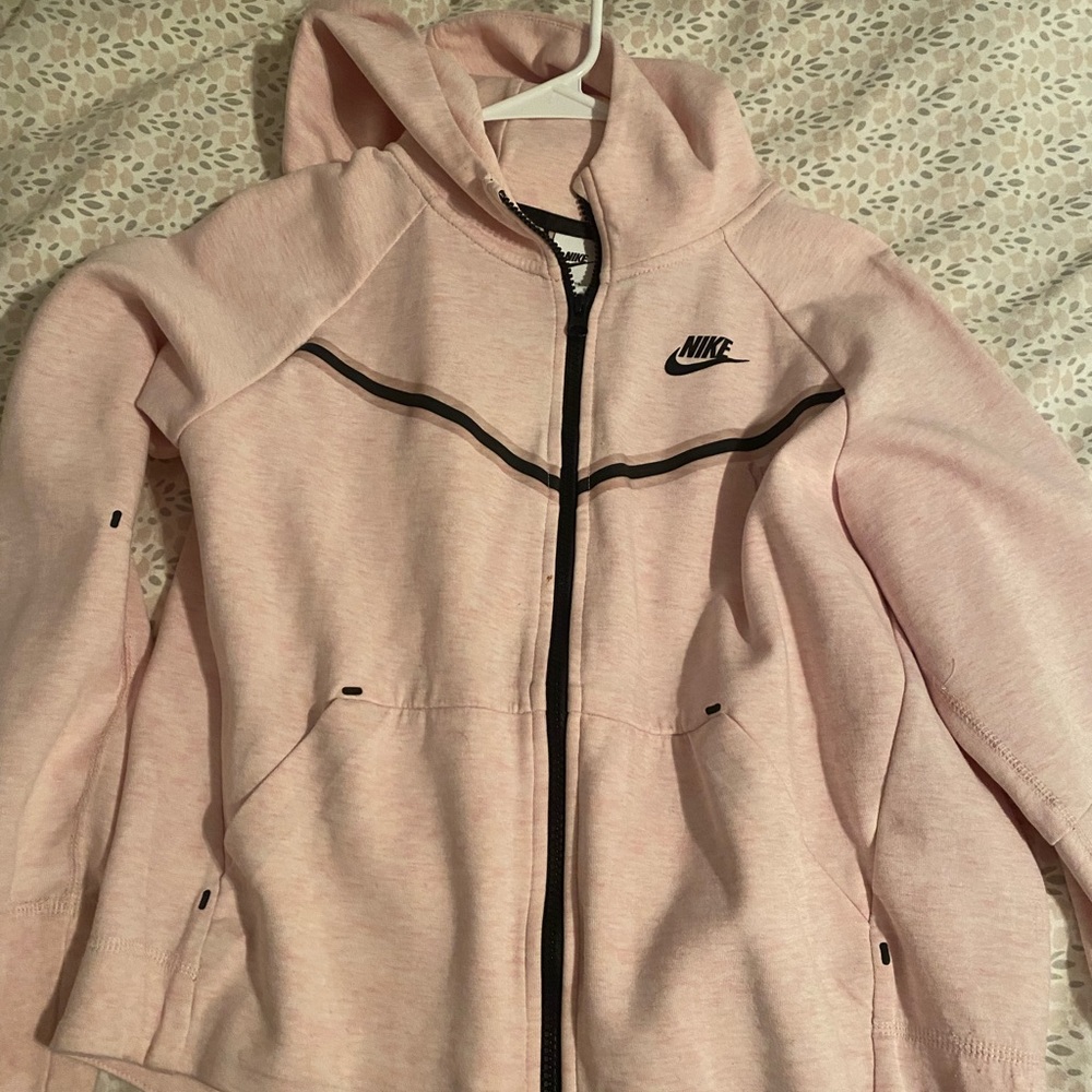 light pink nike tech